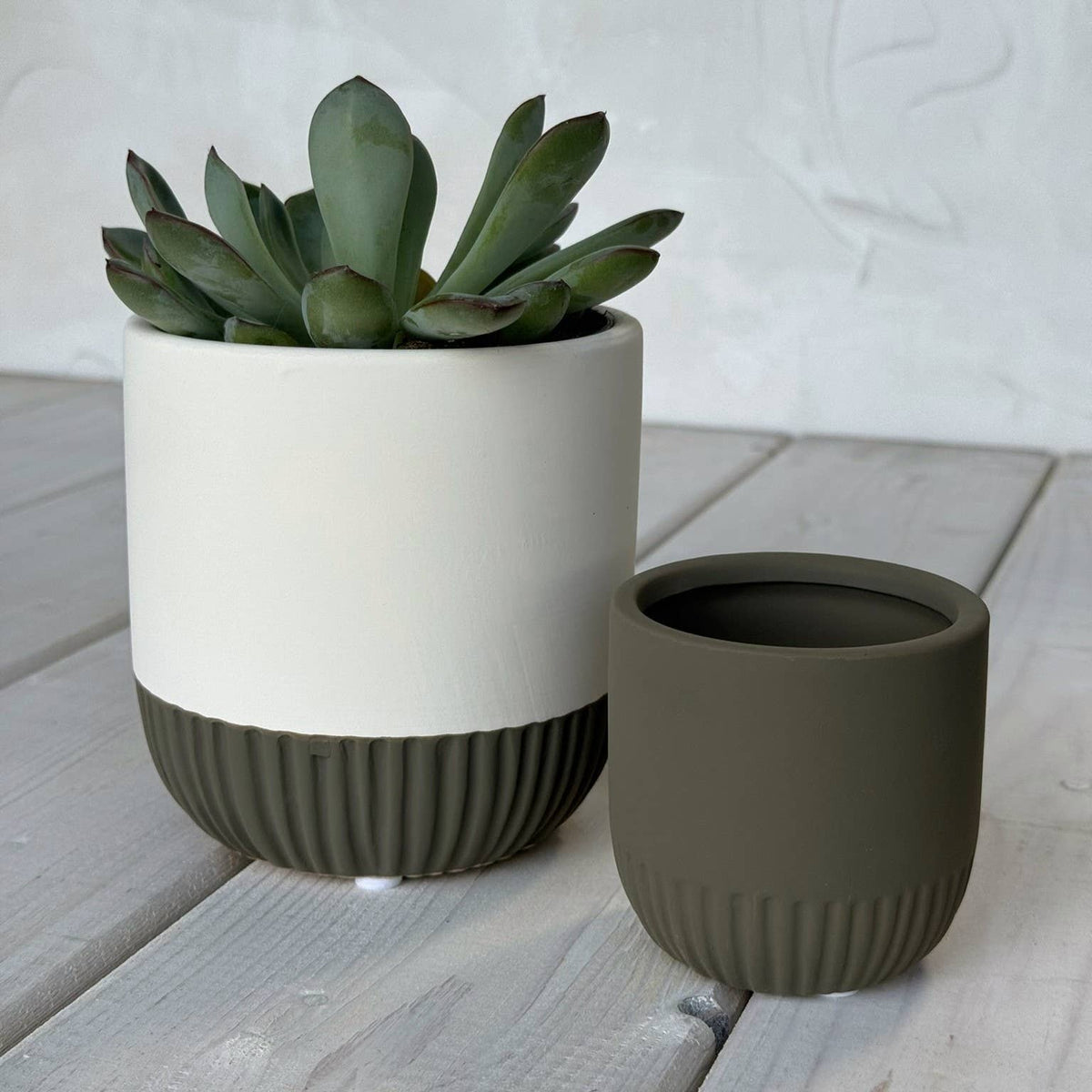 Virgil Pot Round - 4.5 x 4.5"