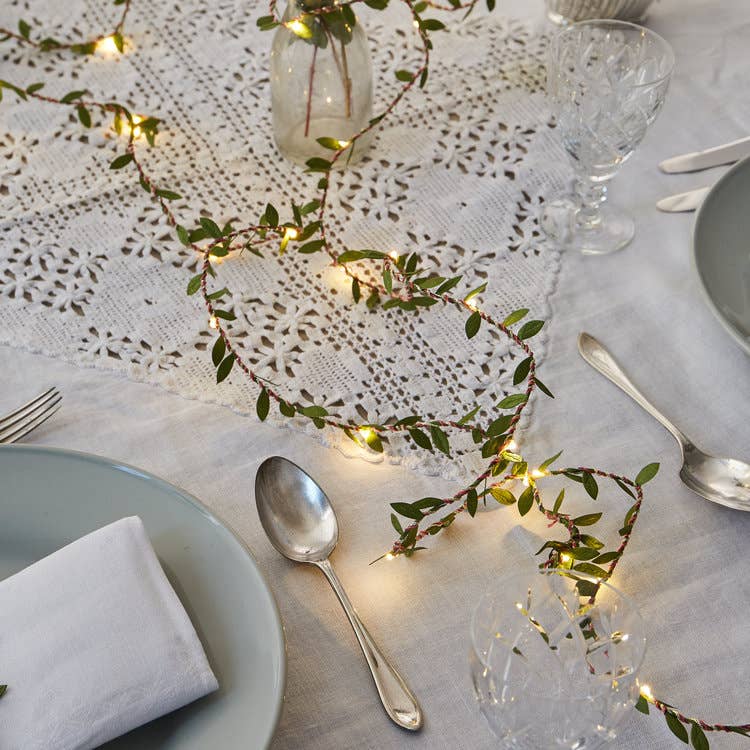 Green Leaf Fairy Light String: 2 batteries included