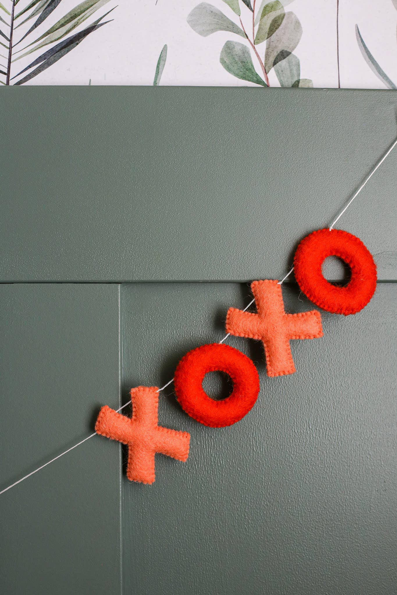 XOXO felt garland | Proposal decorations | Valentine's Day