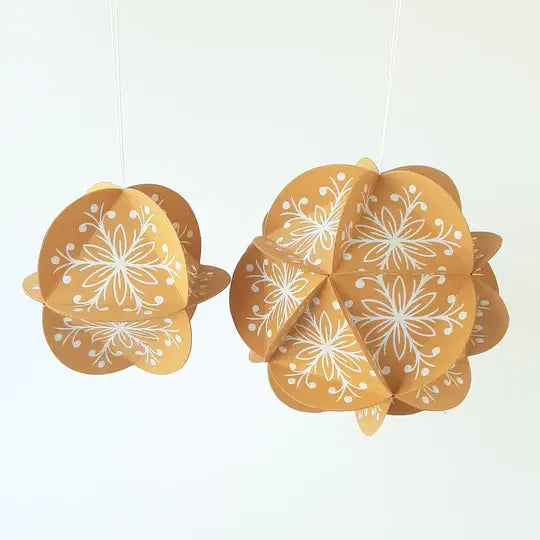 Globe Ornament Kit - Leafy 20 sided - White/Tan