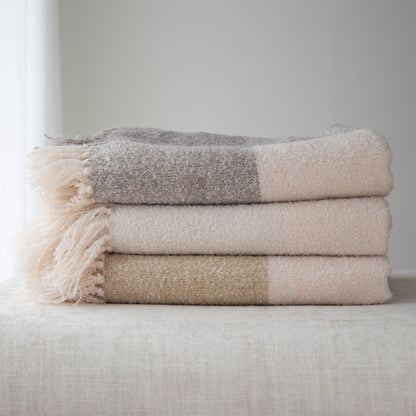 Oden Textured Boucle Throw: Cream / 50" X 60"