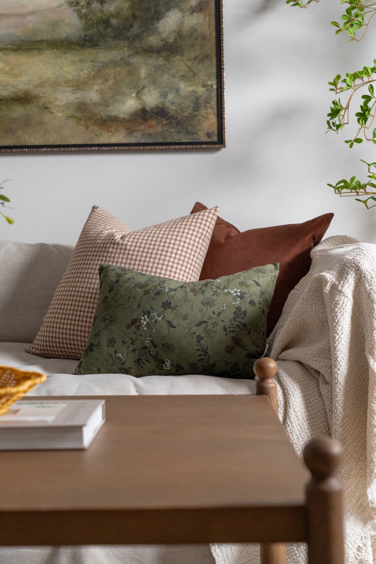 Reina Floral Linen Pillow: 20"x20"