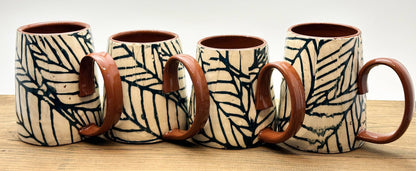 Large mug 18oz: Blue Leaves