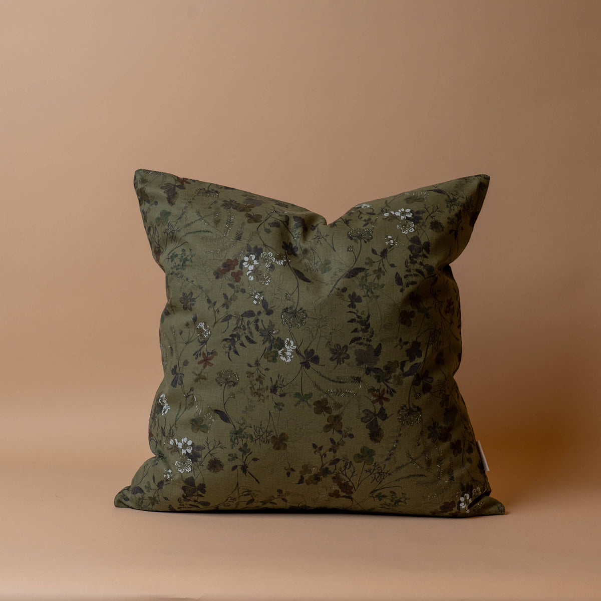 Reina Floral Linen Pillow: 20"x20"